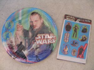 NEW Star Wars Party Supplies Paper plates & stickers