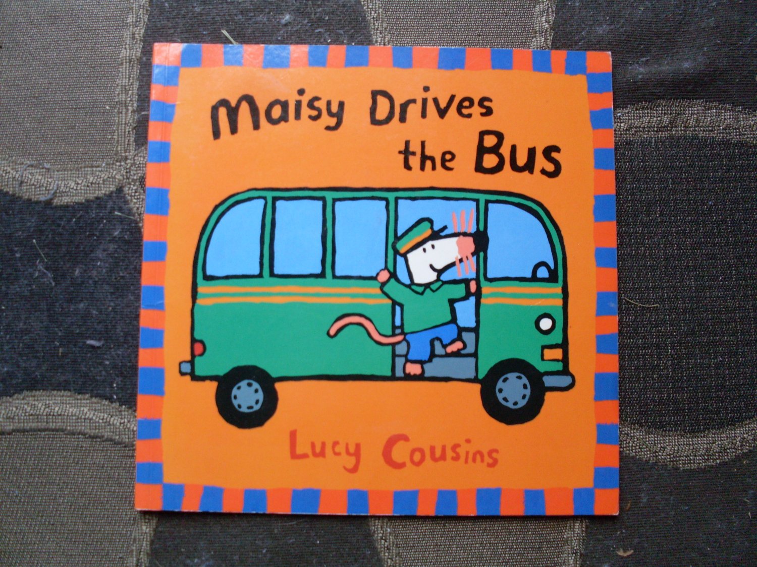 Maisy-Drives-the-Bus