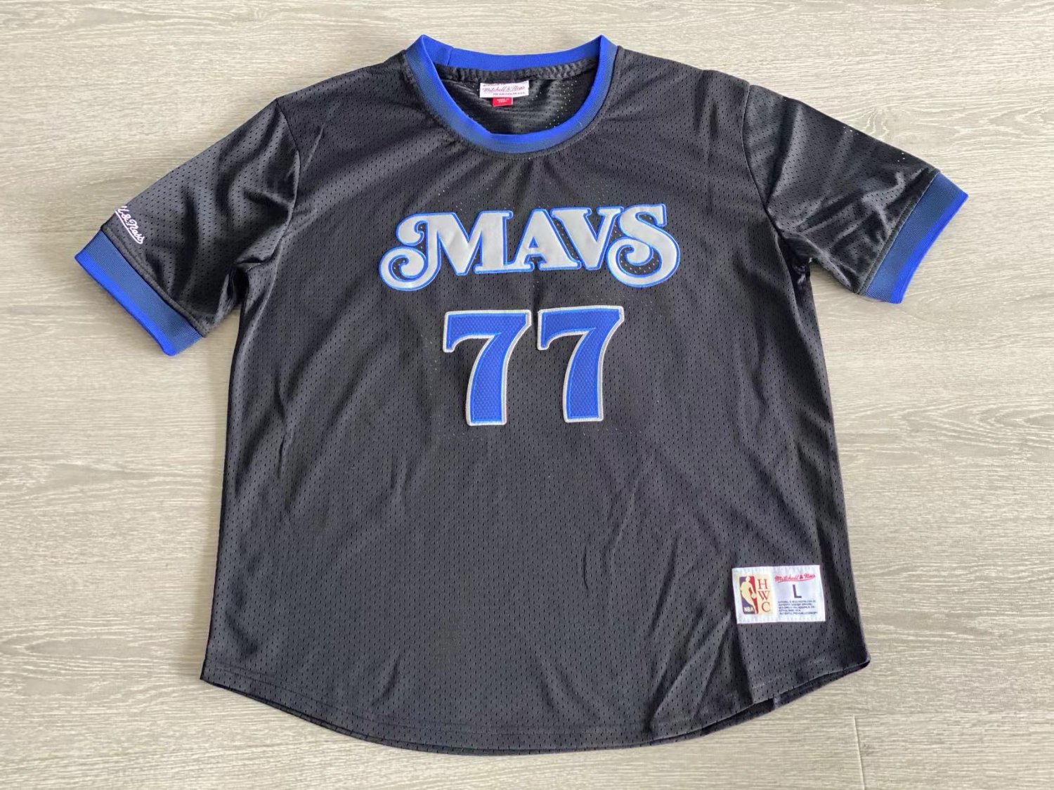 Men's Mavericks Luka Doncic MITCHELL & NESS Basketball Short Sleeve Black