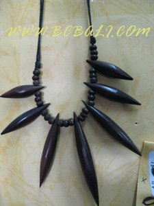 wood nacklace