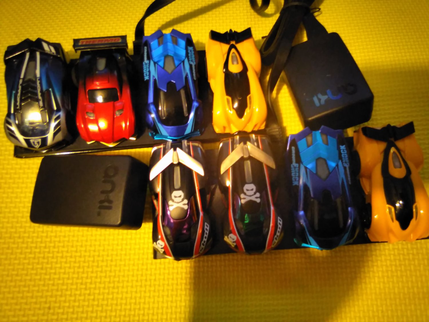 8  Anki Overdrive mix  Cars And Charger Stations