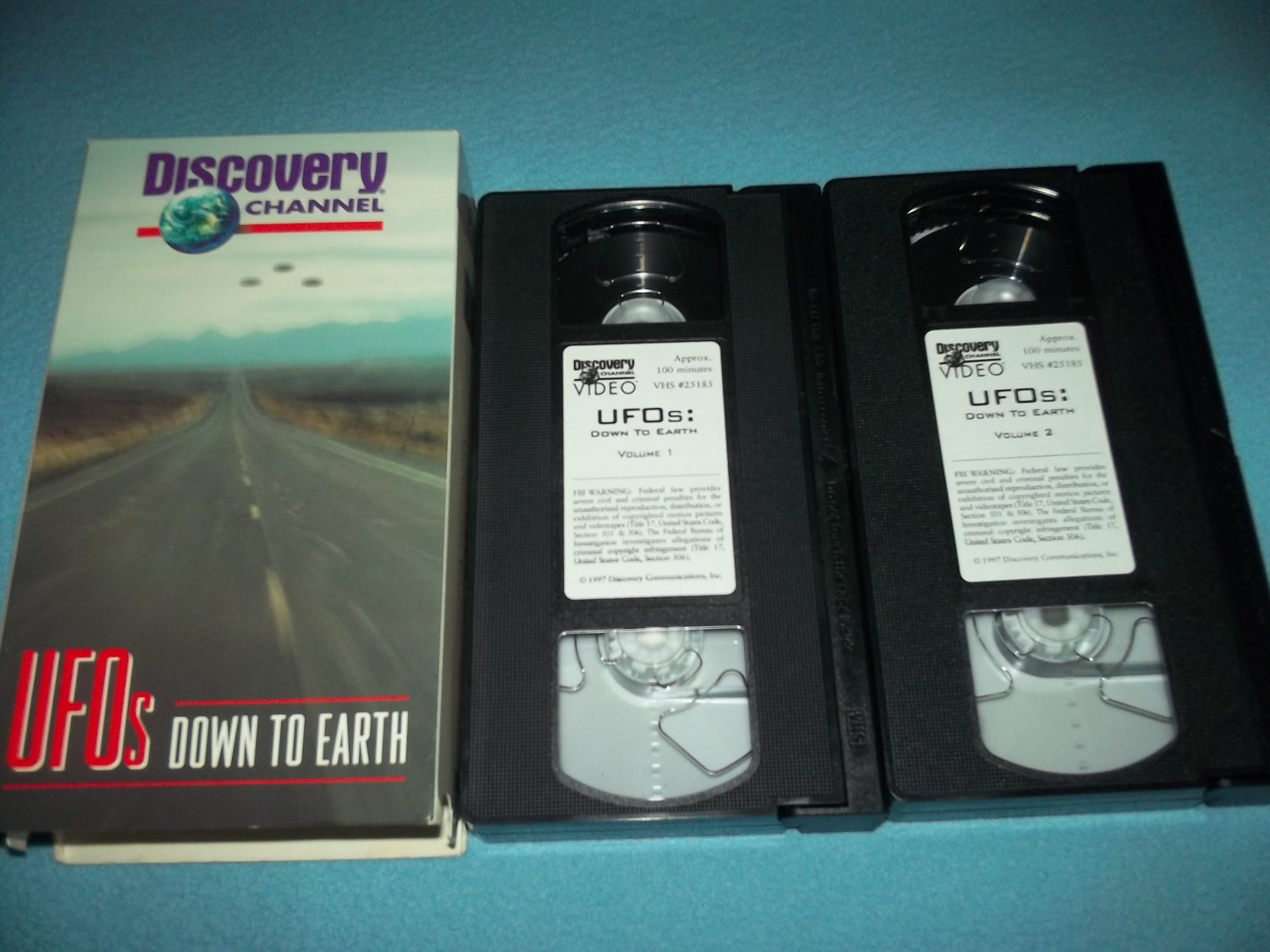 Ufos: Down To Earth~vhs~discovery Channel~200 Mins.~aliens~1996