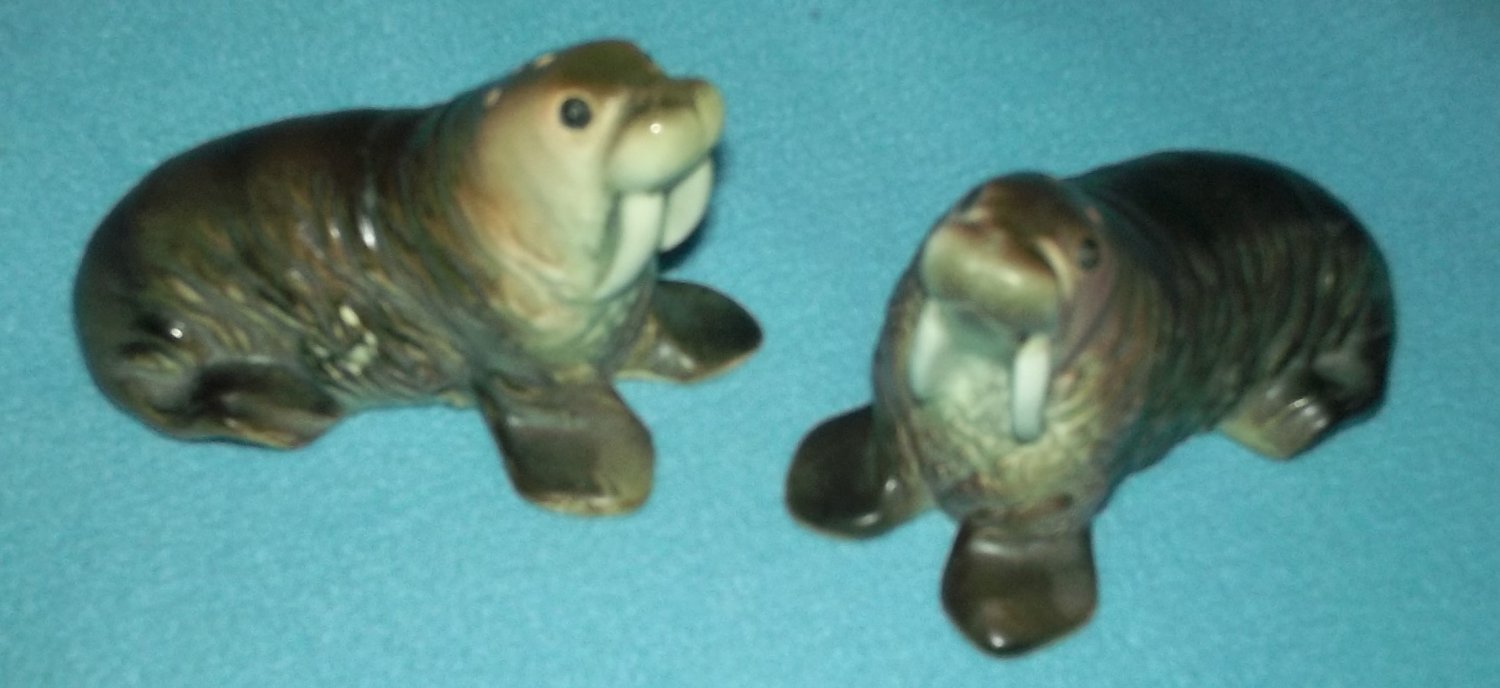 VINTAGE WALRUS SALT AND PEPPER SHAKERS VICTORIA CERAMICS JAPAN