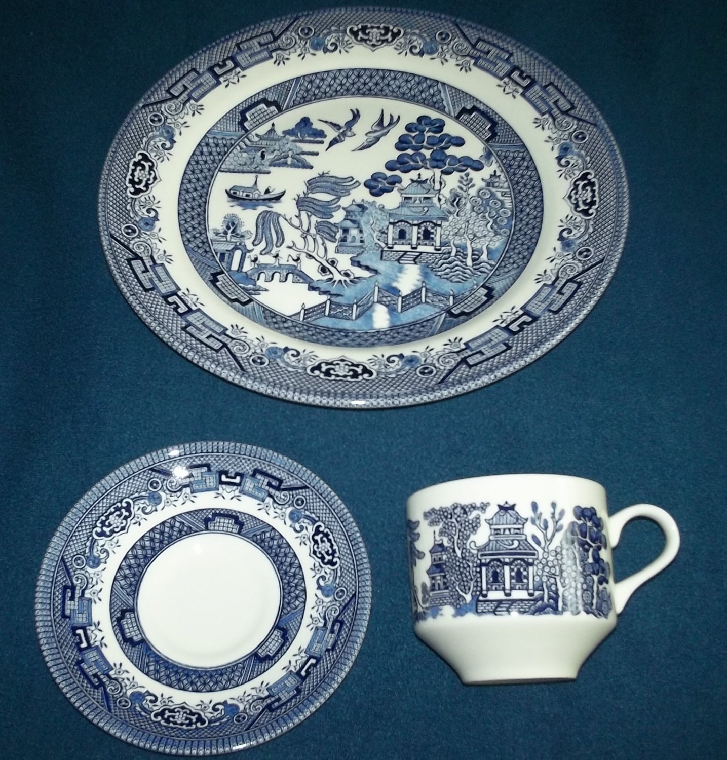 CHURCHILL Blue Willow 3 PCS Dinner Set PLATE CUP/SAUCER England Mint in Box