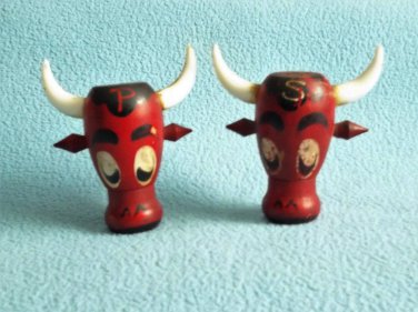 Vintage Salt /& Pepper Shakers Long Handled Bulls Grill Shakers Wooden Japan