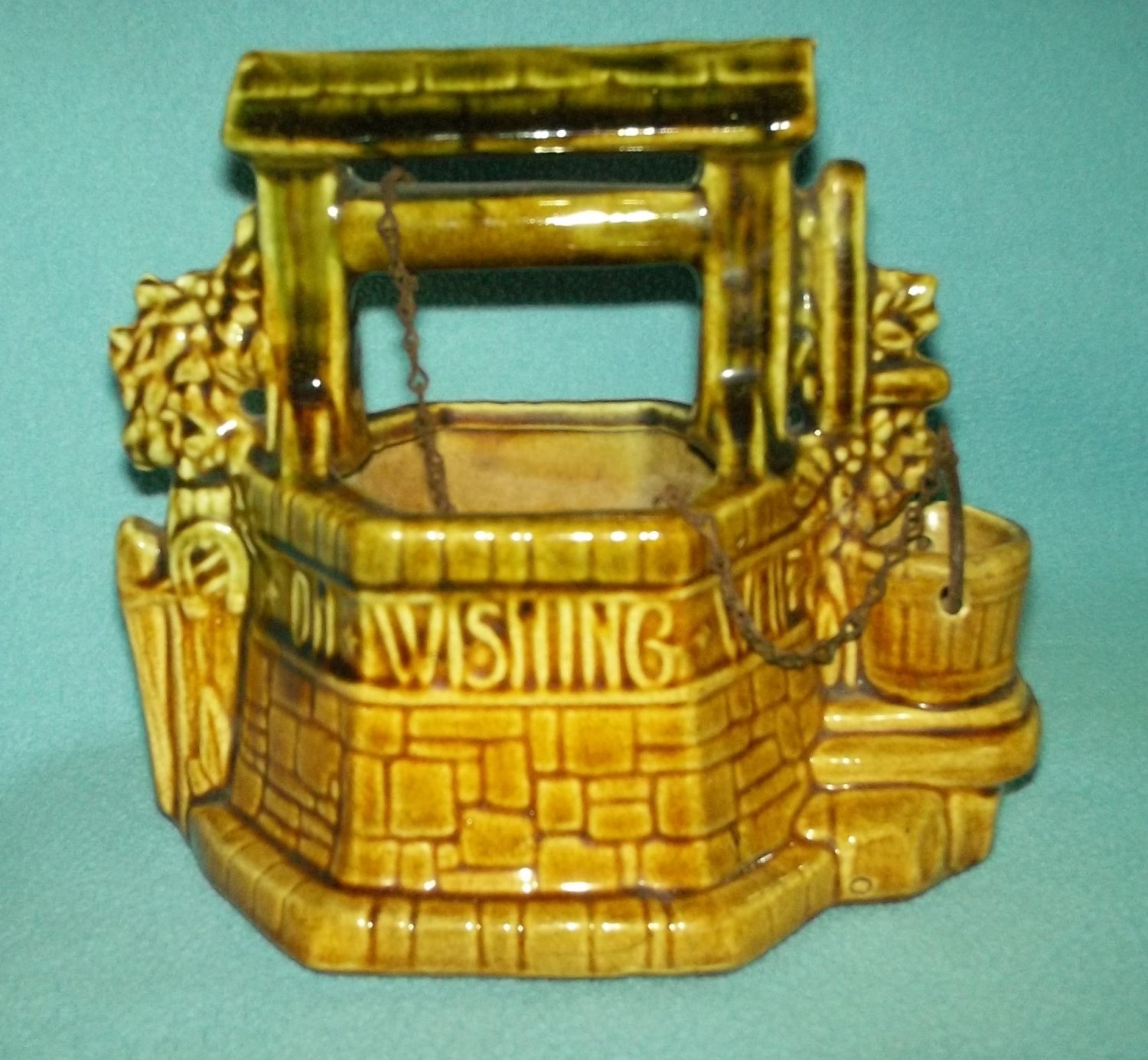 Vintage MCCOY POTTERY Wishing Well PLANTER With Pail/Chain MID CENTURY
