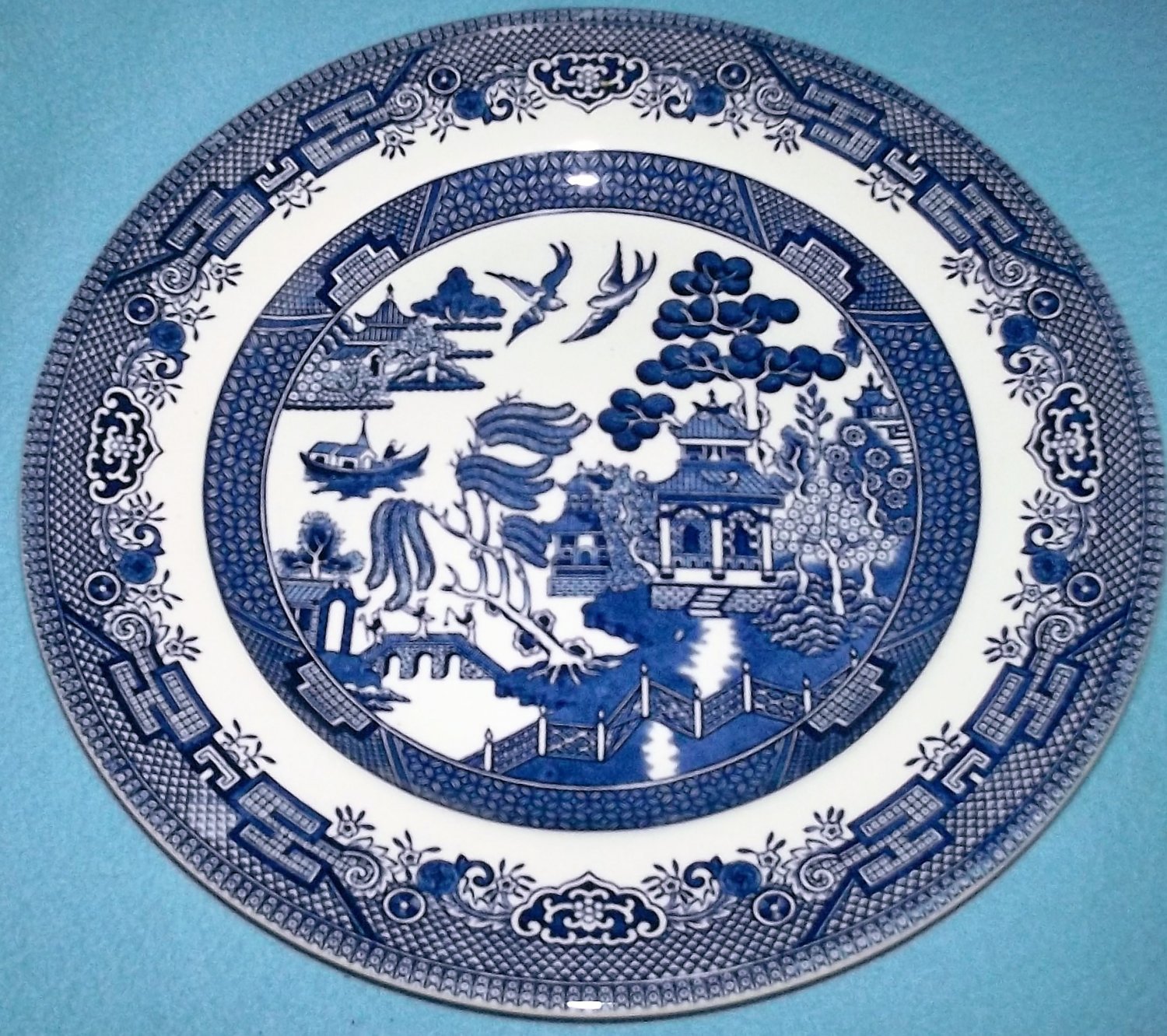 Blue Willow Broadhurst Staffordshire Ironstone England Dinner Plate Blue White