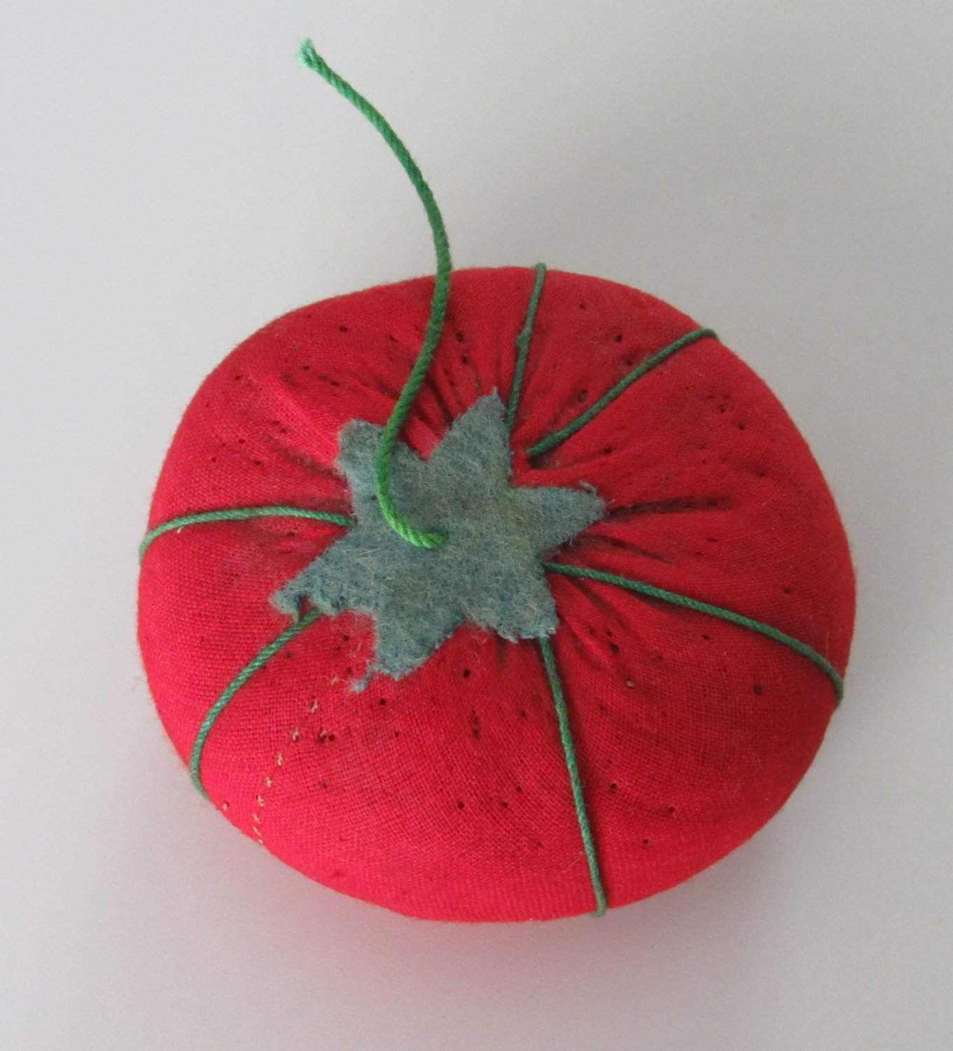 Tomato Pin Cushion With Strawberry Sharpener Textiles Direct
