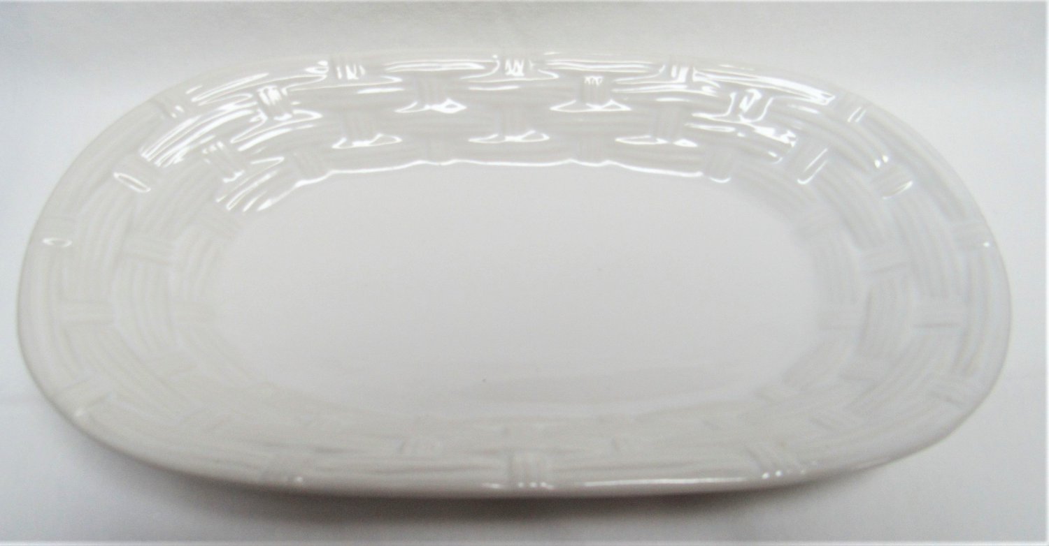 Vintage ROSEGARDEN STONEWARE TAIWAN White Basket weave PLATE PLATTER