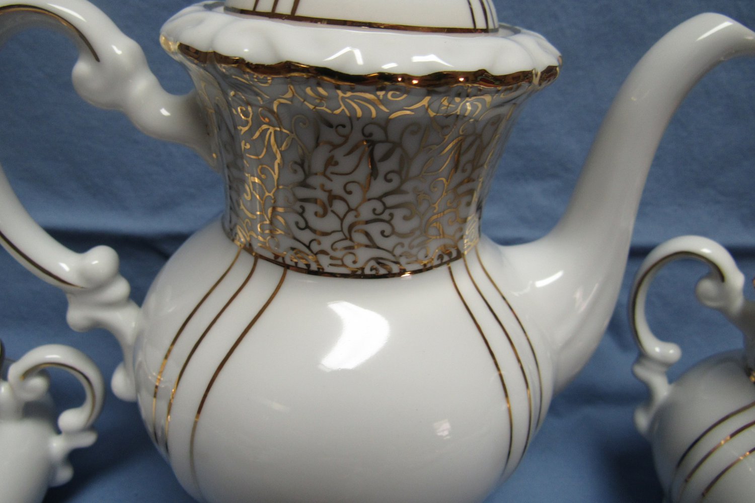 Vintage SEYEI FINE CHINA DEMITASSE Tea SET Gold White 1030