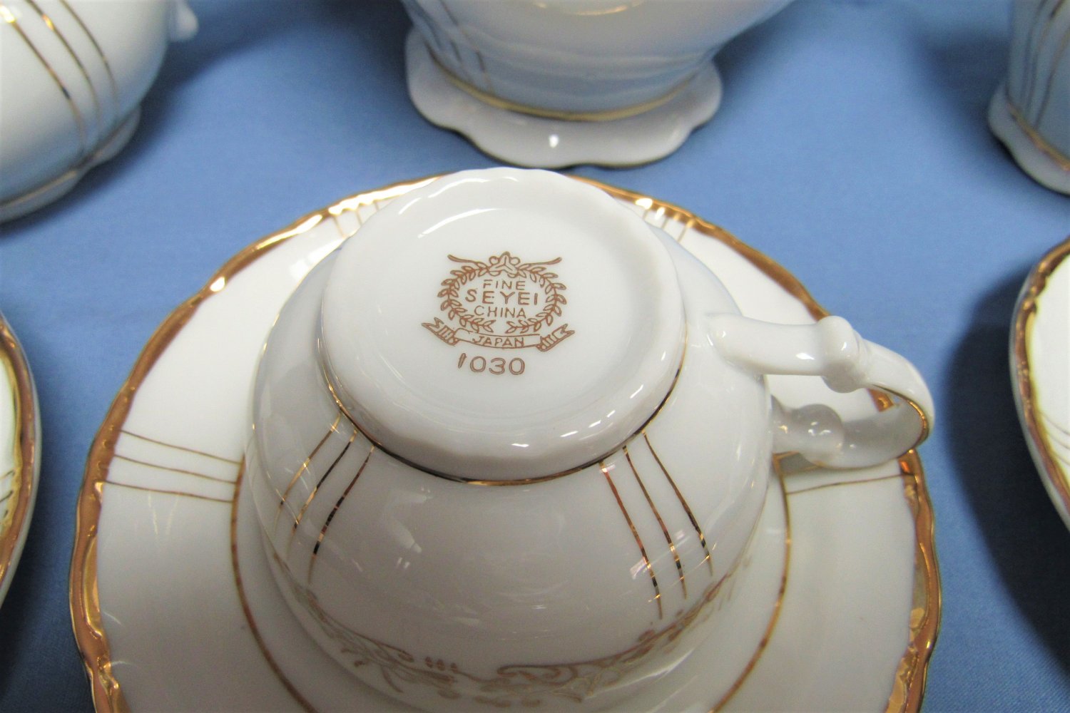Vintage SEYEI FINE CHINA DEMITASSE Tea SET Gold White 1030