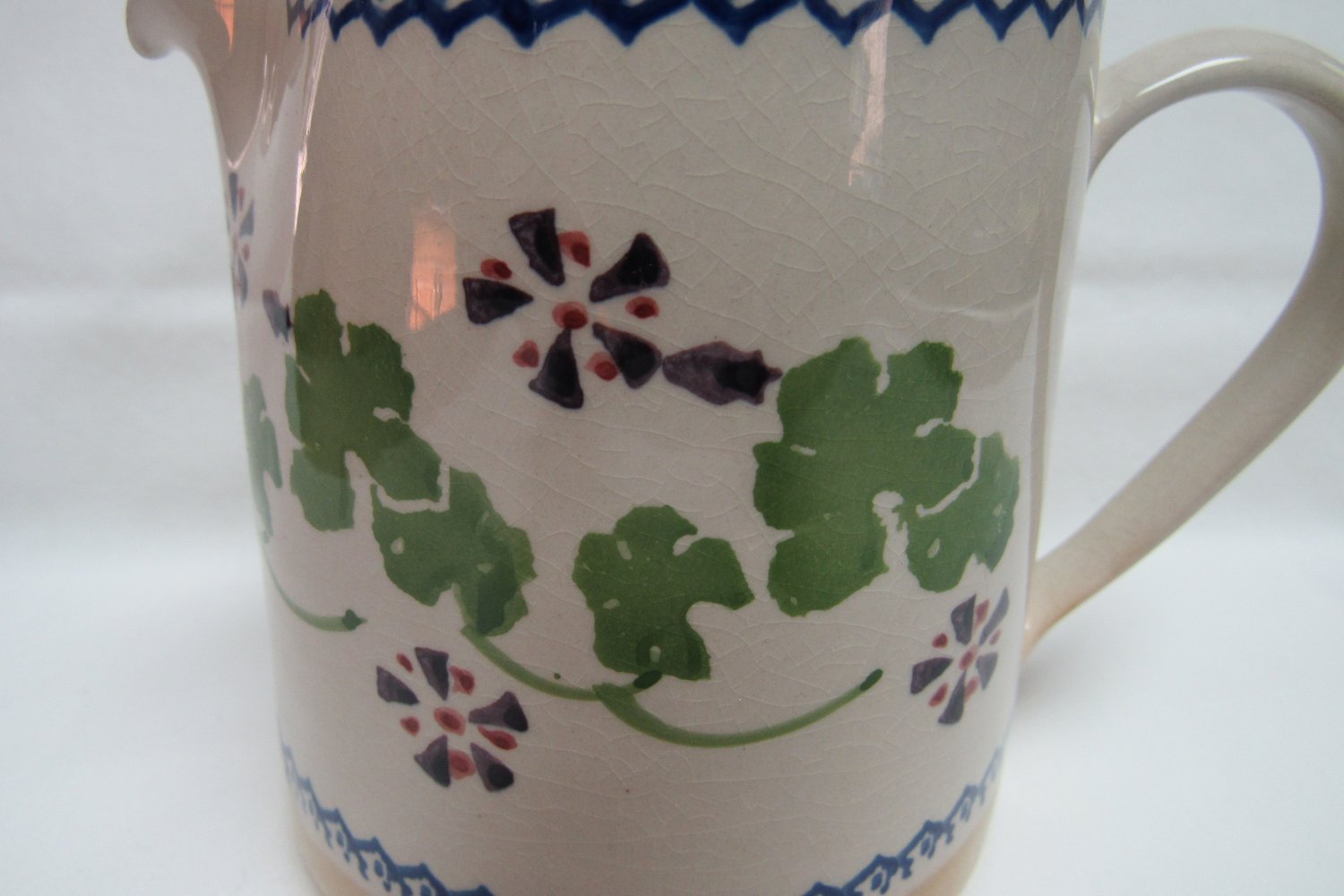 Adorable FARMHOUSE Nicholas MOSSE POTTERY IRELAND Pitcher Jug Shamrocks