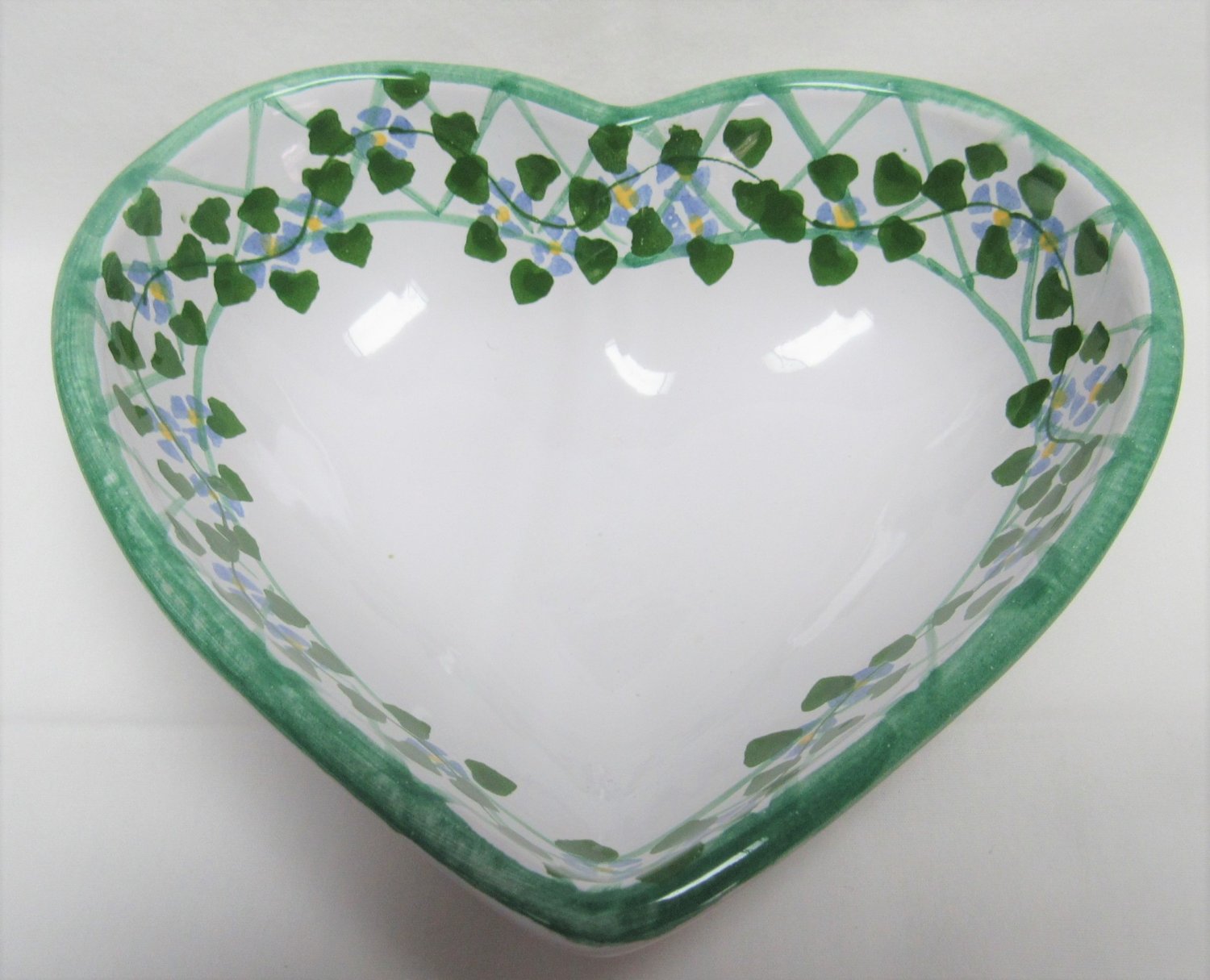 Lovely HEART SHAPED POTTERY DISH Ivy Vine Design ITALIAN ART Pottery