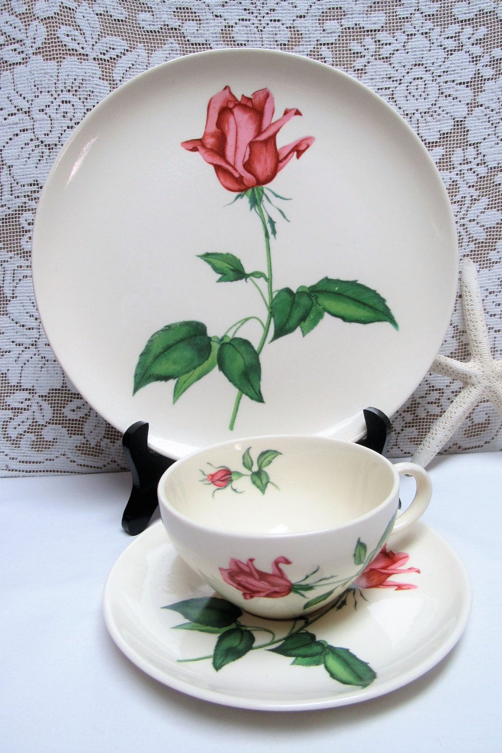 Pretty Vintage SEARS HARMONY HOUSE Betsy Rose 3 Piece Set Dinner Plate Cup and Saucer