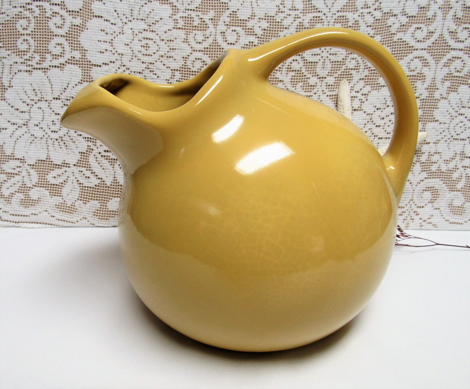 Vintage Ceramic P and S Shaped Mustard Yellow and Gold Salt