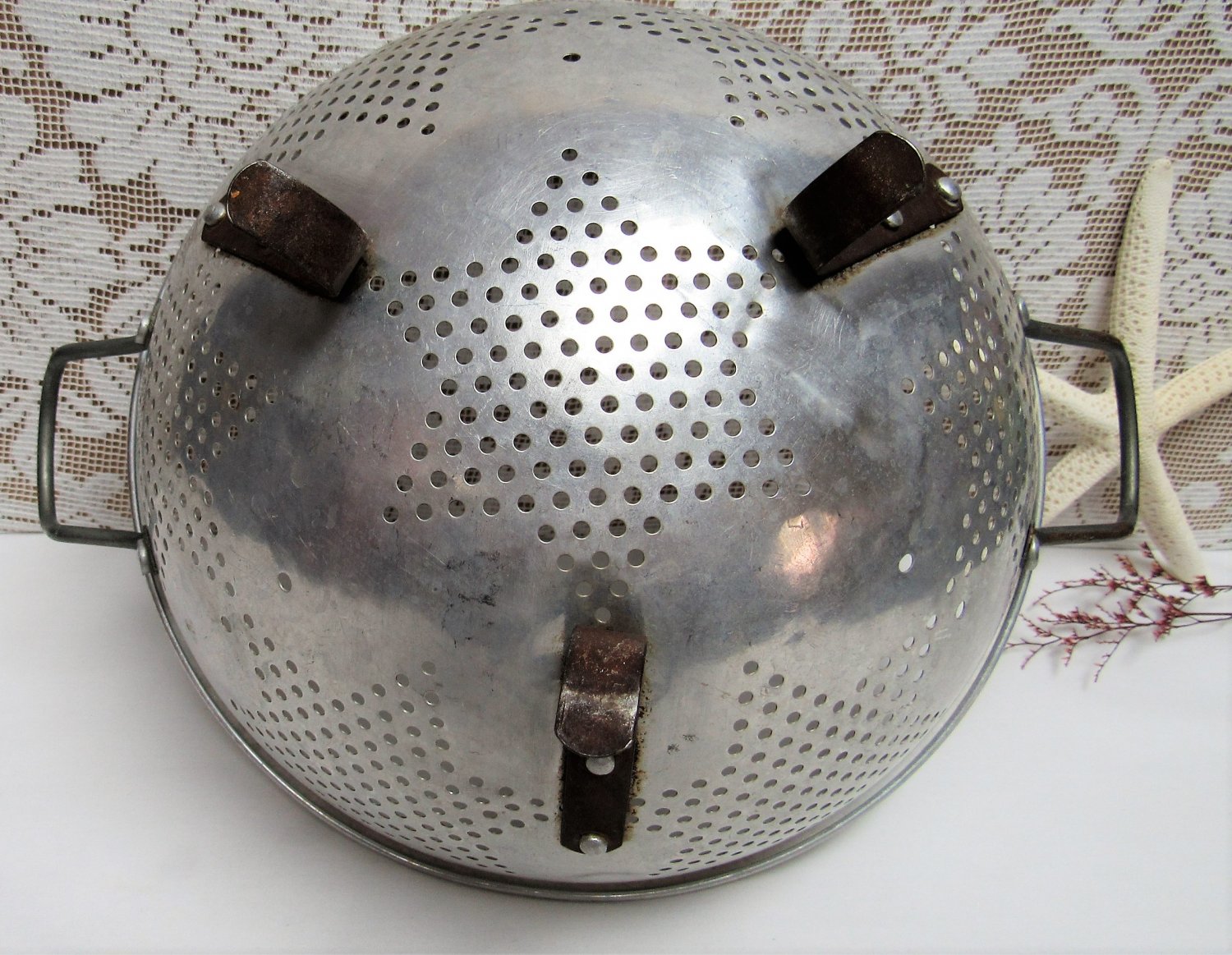 Vintage ALUMINUM Strainer Colander 7 STAR Country DESIGN Handles 1950's