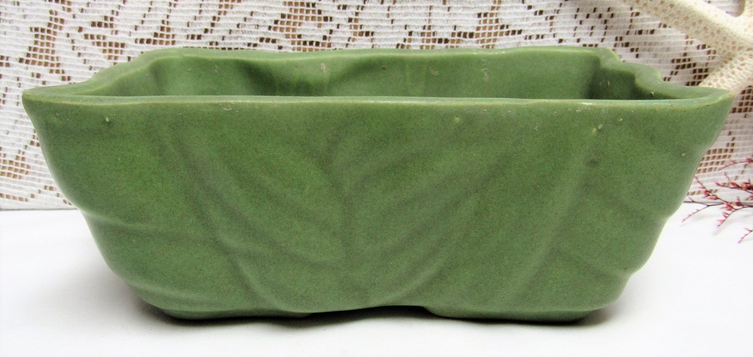 Vintage Light OLIVE GREEN Pottery PLANTER Leaf Design SP Mid Century