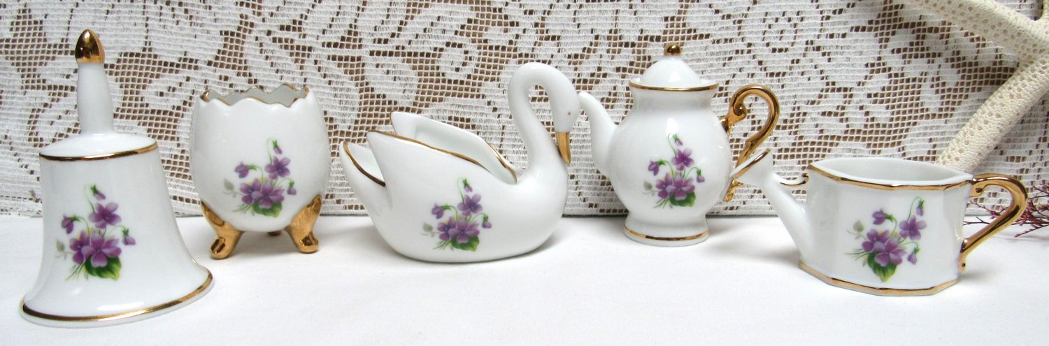 Lovely AFRICAN VIOLET Hilton Head SC Souvenir Mini Porcelain Set SWAN BELL TEAPOT WATER CAN EGG