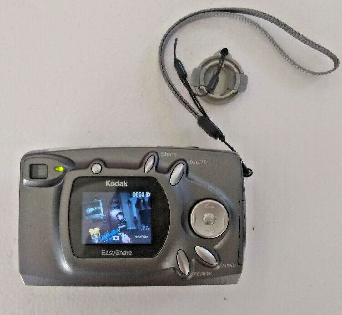 Kodak Easy Share CX4300 3.2 Mega Pix with 64MB Memory Card WORKING!