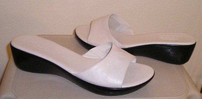 NEW TALBOTS Womens Sandals Shoes Band Slides 10N 10 N