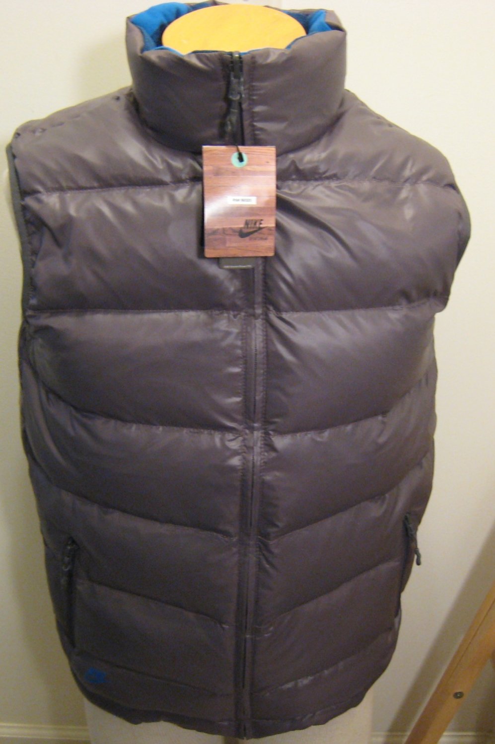 NEW NIKE ACG Mens Reversible 550 Goose Down Vest M NWT