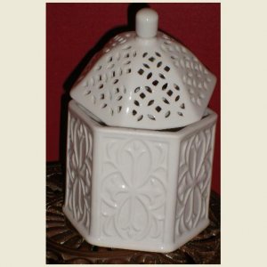 Lacy Ceramic Trinket Box