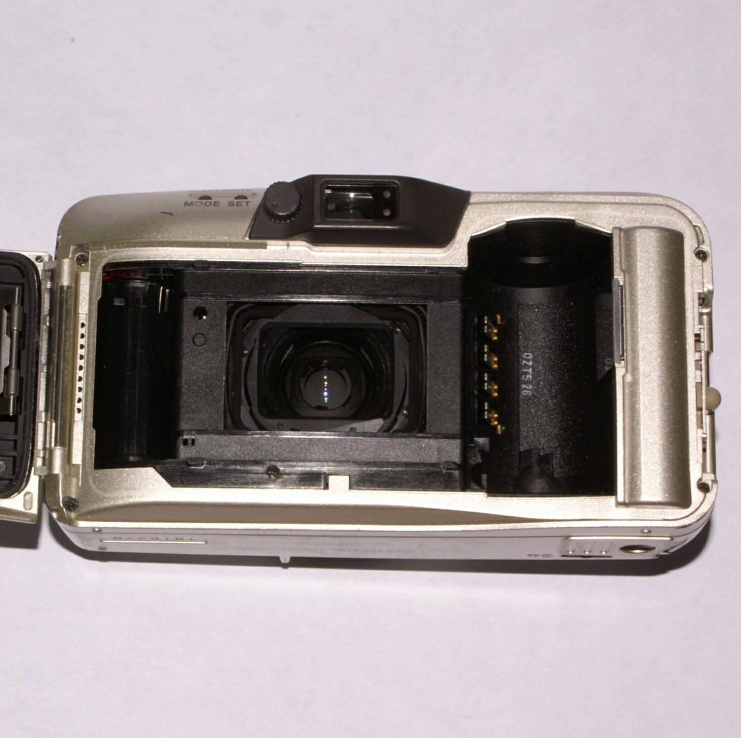 Olympus Infinity Stylus Zoom 140 Quartz Date autofocus 35mm film camera