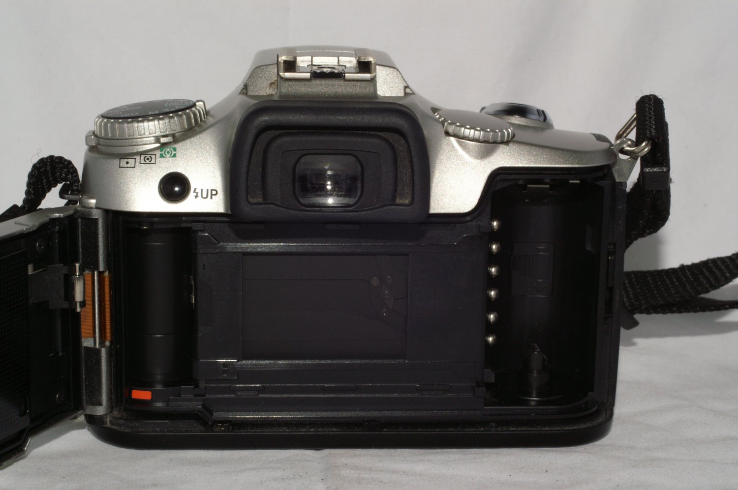Pentax *ist 35mm film autofocus SLR camera
