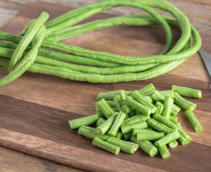 90 Count Vegetable White Yard Long Bean Seeds Asparagus Beans