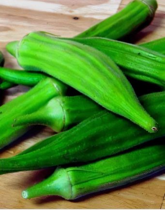 30 Seeds Vegetable Emerald Green Velvet Okra Seeds