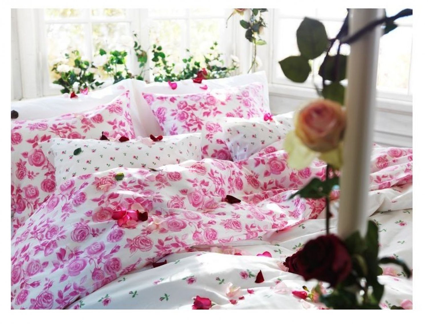 IKEA Emelina Knopp KING Duvet COVER Set PINK ROSEBUDS Roses Romantic