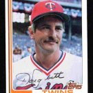 Minnesota Twins Doug Corbett 1982 Topps Baseball Card #560 nr mt
