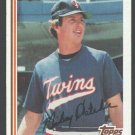 Minnesota Twins Mickey Hatcher 1982 Topps Baseball Card 467 nr mt