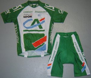 CREDIT AGRICOLE CYCLING TEAM JERSEY AND SHORTS KIT SZ M