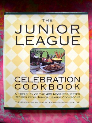 JUNIOR LEAGUE CELEBRATION COOKBOOK  Large Binder with 400 Recipes