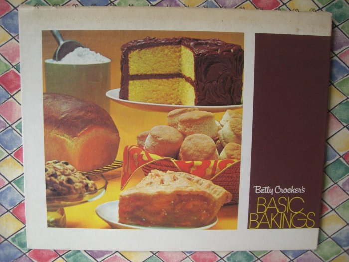 Rare 1971 Betty Crocker's Basic Bakings Cookbook / Baking Instructions