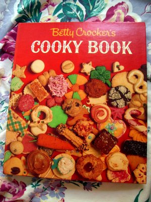 Retro 2002 Betty Crocker's Cooky Book~ Classic Cookie Cookbook