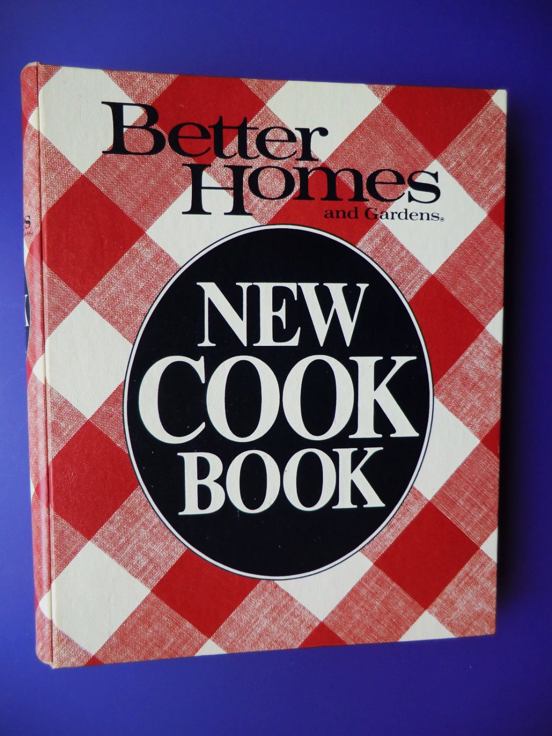 Vintage 1981/1982 Better Homes and Gardens NEW Cookbook EXCELLENT!