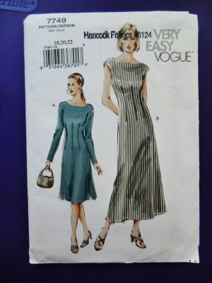 Easy Vogue Pattern # 7749 UNCUT Misses Dress Size 18 20 22