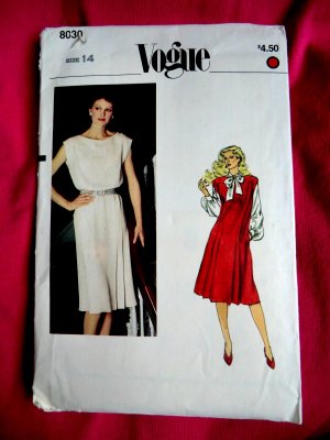 Vogue Pattern # 8030 UNCUT Misses Dress/Jumper Pleats Size 14