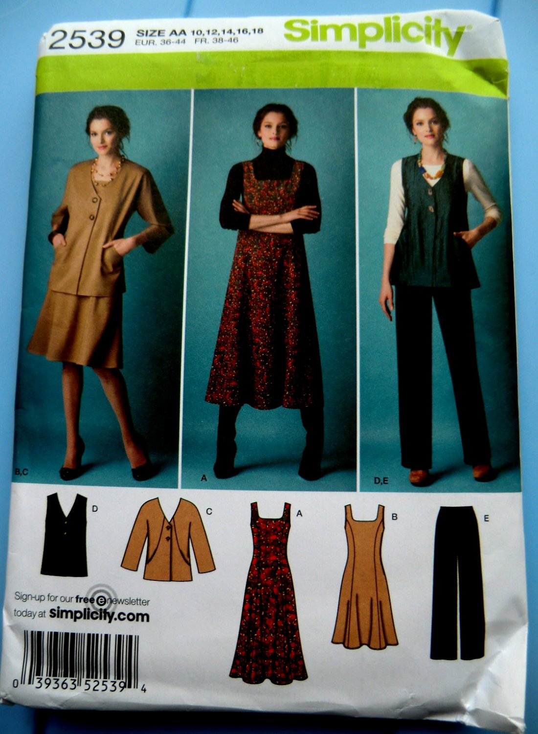 Simplicity Pattern # 2539 UNCUT Misses Misses Jumper , Pants and Jacket or Vest. Size 10 12 14 16 18