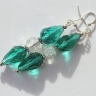 Emerald green glass drop earrings and "cracked" transparent pearl:"The eye-catcher earrings"-Green