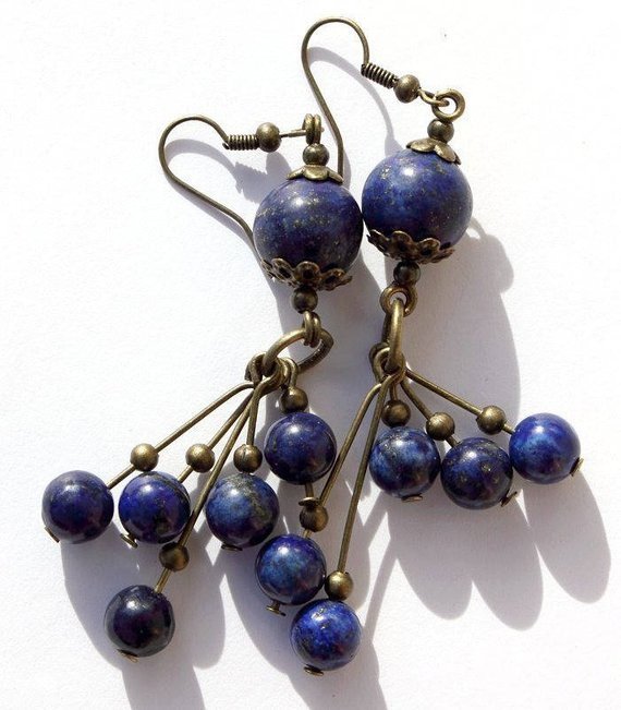 Lapis lazuli pearl cluster earrings on bronze earrings: "Blue night"