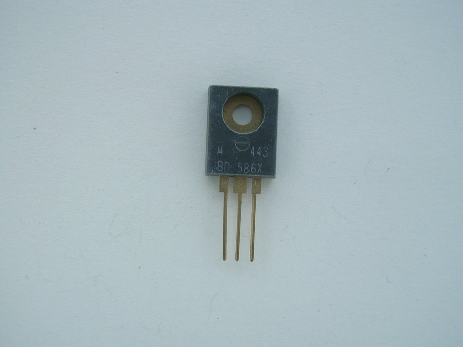 1 x BD586 Transistor Silicon 45v 4A TO-M13 PNP Motorola
