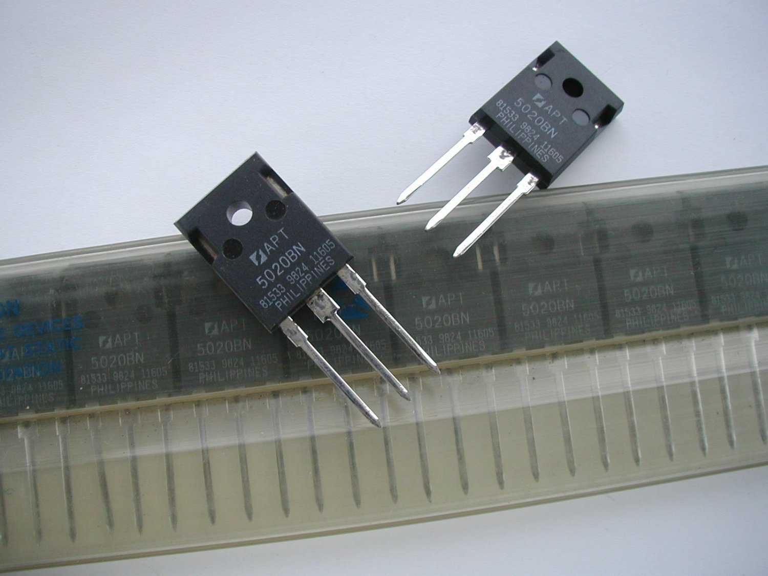 1 x APT5020BN Power Mosfet 500v 27A TO-247AD case