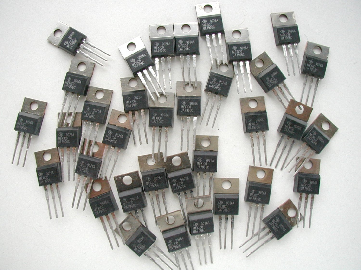 35 x 7906 uA7906 Negative 6v 1A Voltage Regulator TO220 case JOB LOT