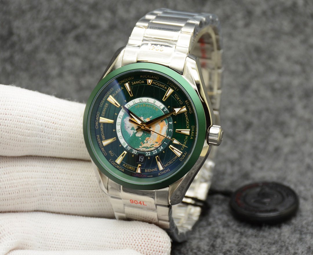 1_Automatic Mechanical Watch European Hippocampus 3 Needle Six Calendar World Map Automatic Mechanic