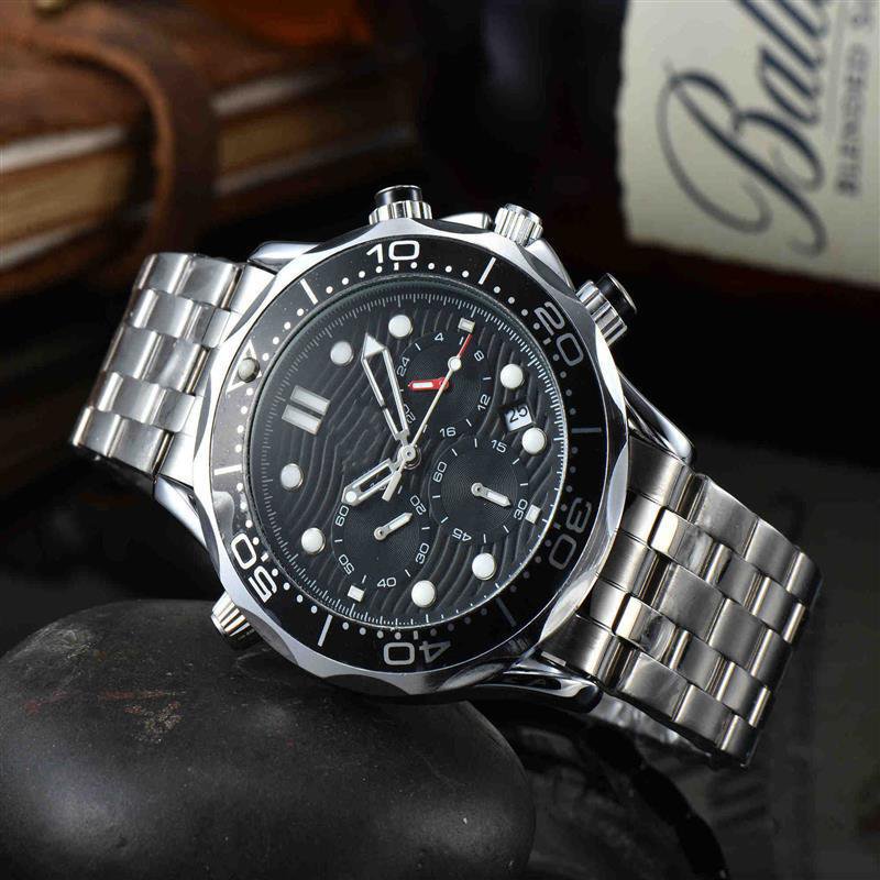 10_Six-Pin Full-Function Chronograph European Men's Watch