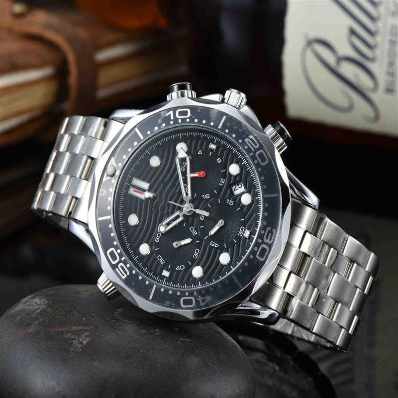 2_Six-Pin Full-Function Chronograph European Men's Watch