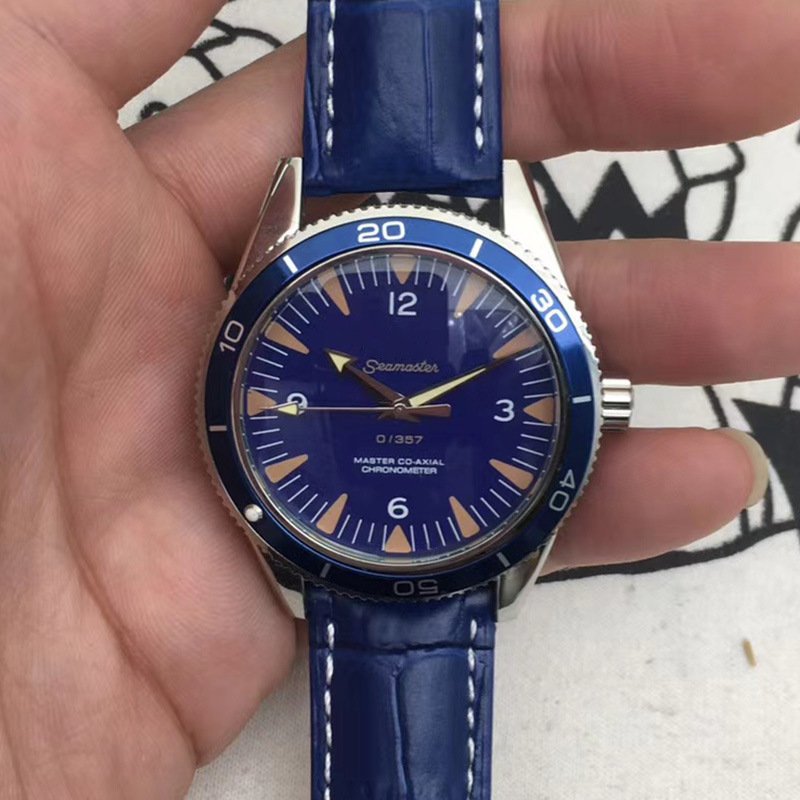 Blue_Mechanical Watch European Ghost Blue Surface Golden Circle Transparent Bottom Automatic Mechani